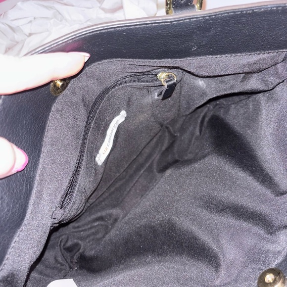 Liz Claiborne Black Tote with Gold Zipper - Picture 10 of 15